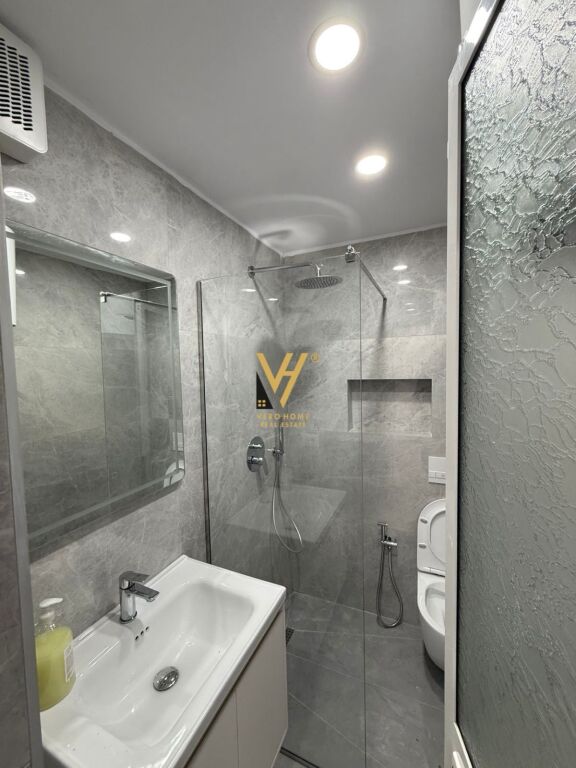 BUSINESS PREMISES 60 M2 FOR RENT AT THE ELECTRIC MARKET 800 EURO