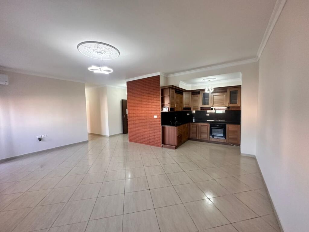 Jepet me qira apartament 3+1+2