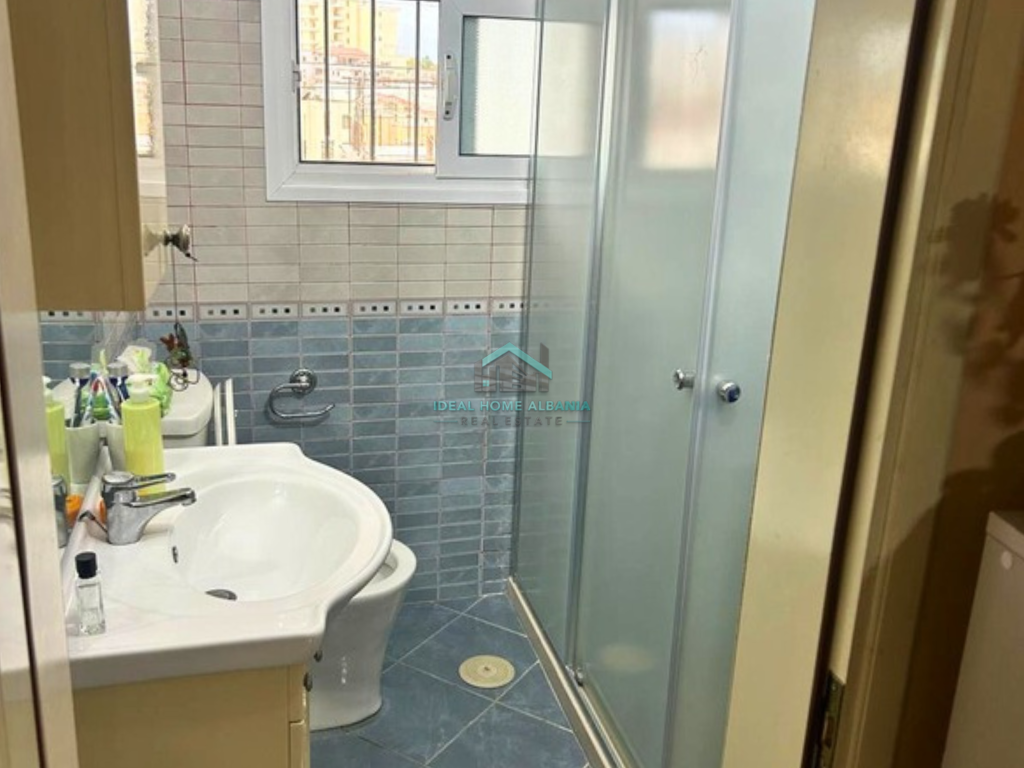 Shtëpi Private me Qira – Zona e Bashkisë, Vlorë.