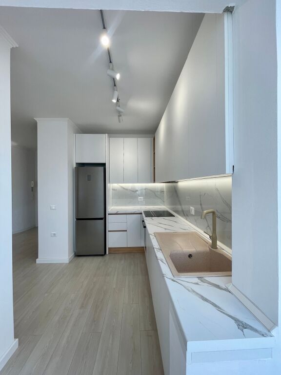 Apartament 1+1 per qira tek Petro Nini