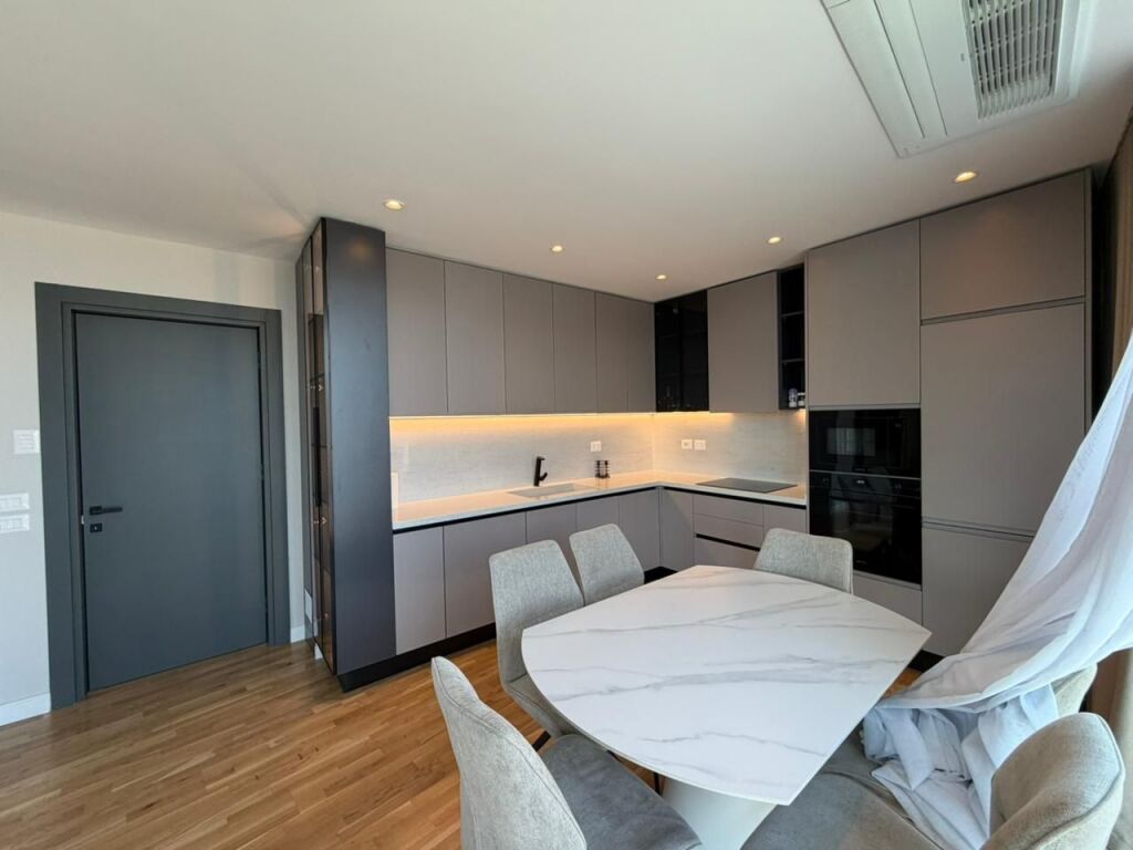 Apartament 3+1+Parking per qira tek Lake View Residence.