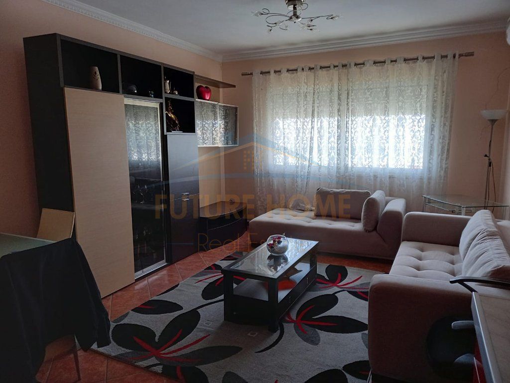 Qera Apartament 1+1 , Rruga e Portit , Durres