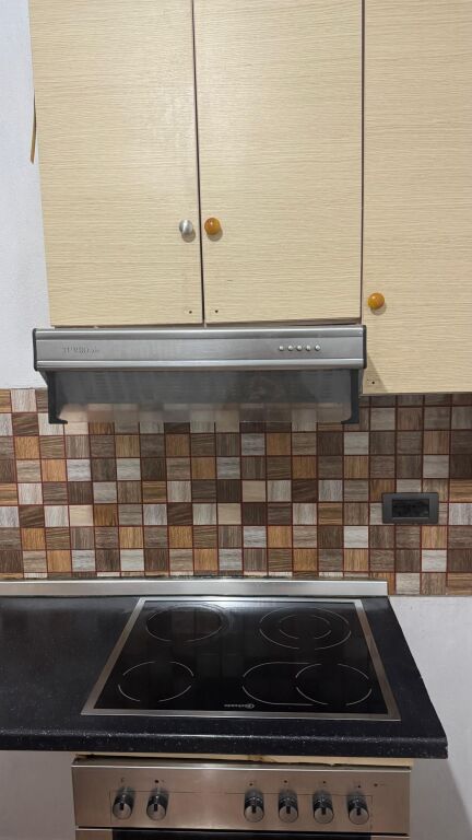 🏠 Jepët Apartament 1+1 me Qera mbi Fushën e Ali Demit, Tiranë