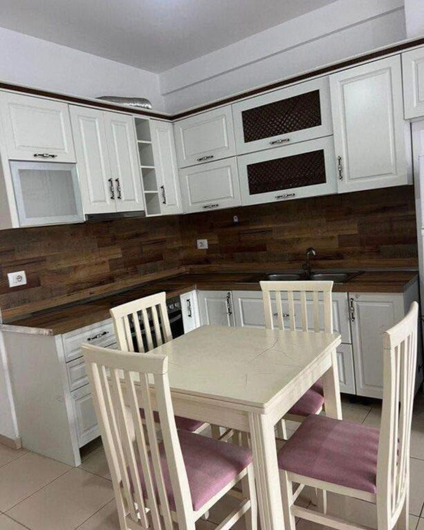 Jepet me qira 2+1+2 Astir Te Ozone 50.000 leke