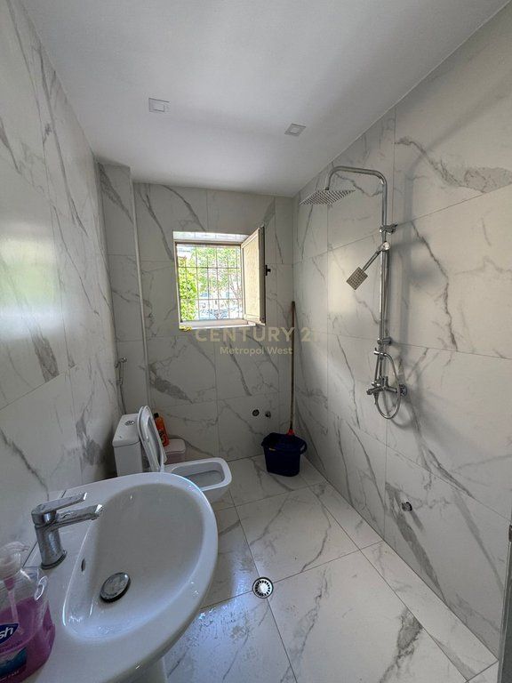 Locale Commerciale (Nails Room) in Affitto, Scuola di Balletto!