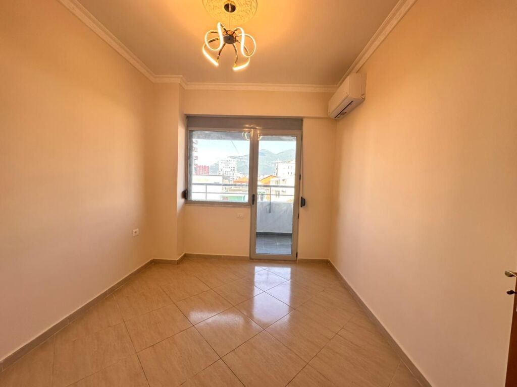 Jepet me qira apartament 3+1+2