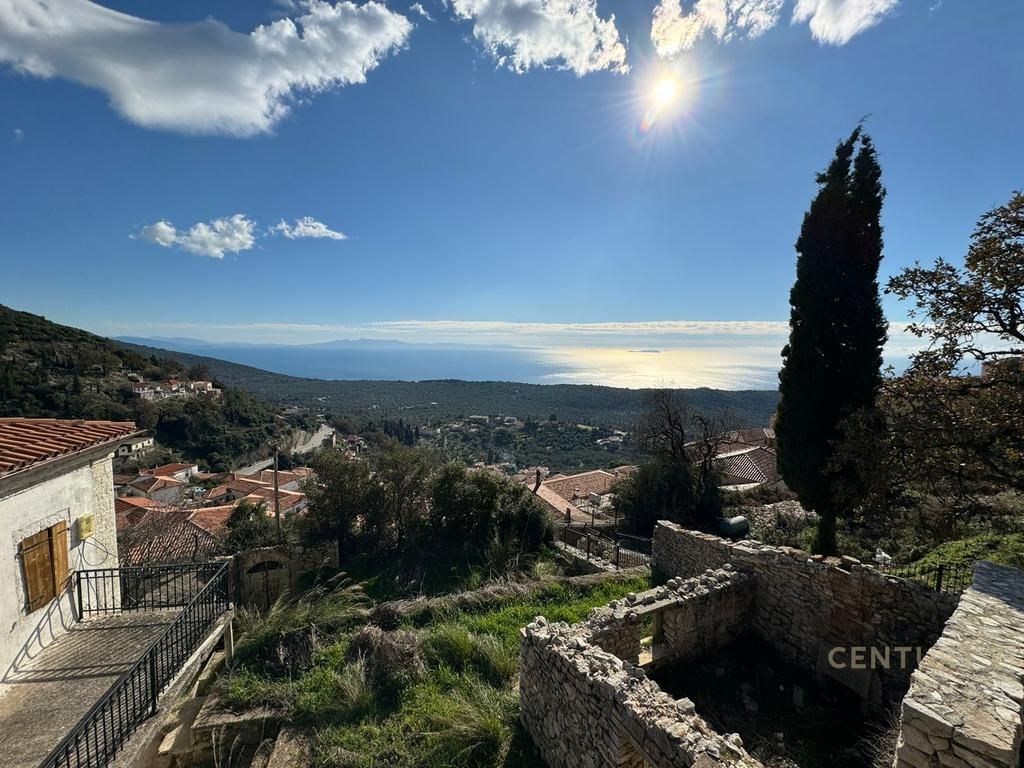 ANTIQUE HOUSE IN VUNO!