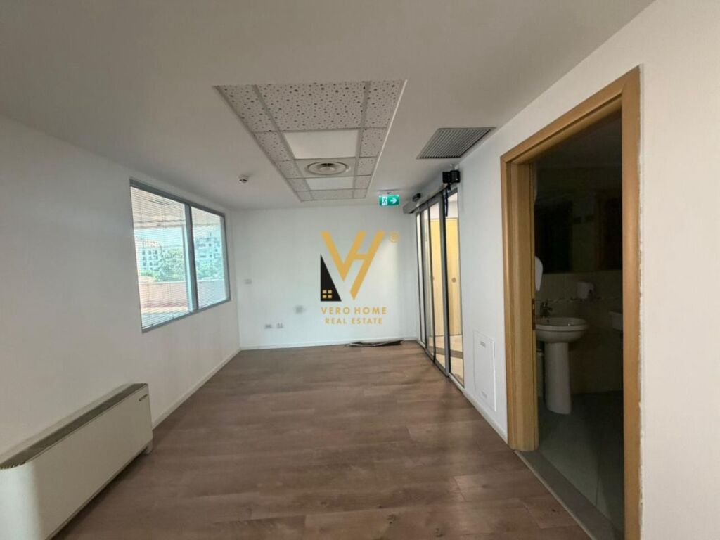 JEPET ZYRE 305 M2 ME QIRA TE GALERIA ETC 9.200 EURO