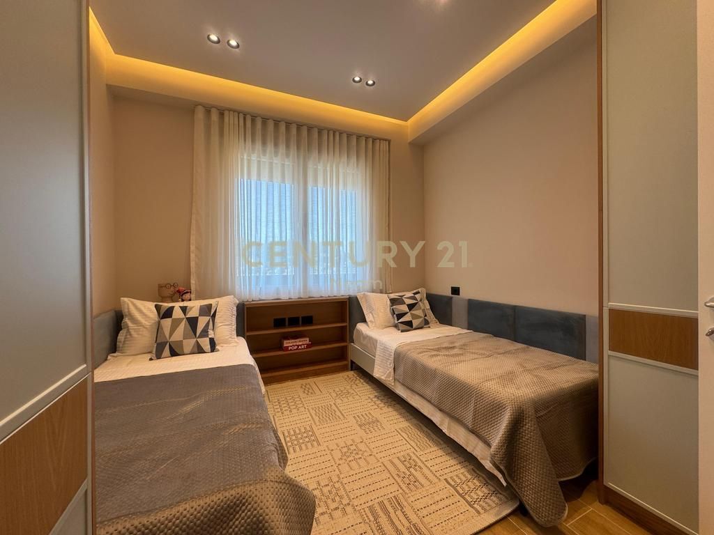 QIRA APARTAMENT MODERN 2+1+2 ME 1 POST PARKIMI, GOLDEN PARK!!