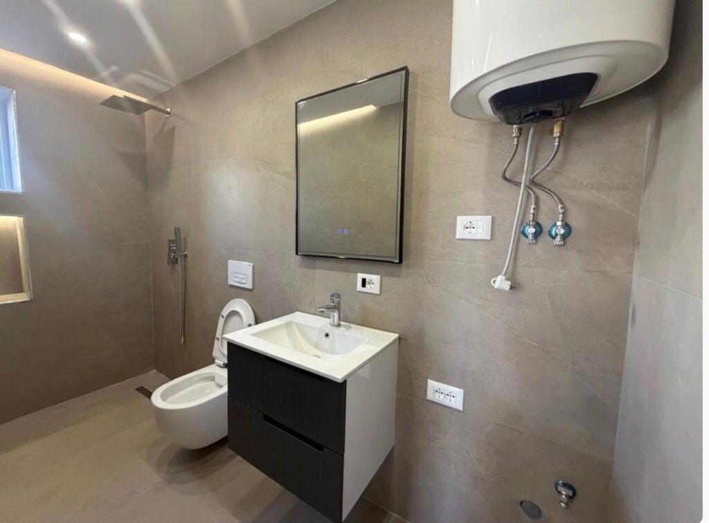 🏠Business premises for rent,📍 Mine Peza Street, 430€💶