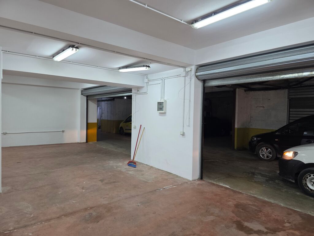 Magazine me Qira ne Rruge Kryesore📍Yzberisht