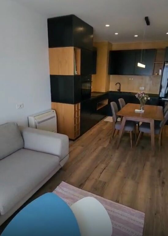 Apartament 2+1+2 me qera ne Kompleksin Kontakt