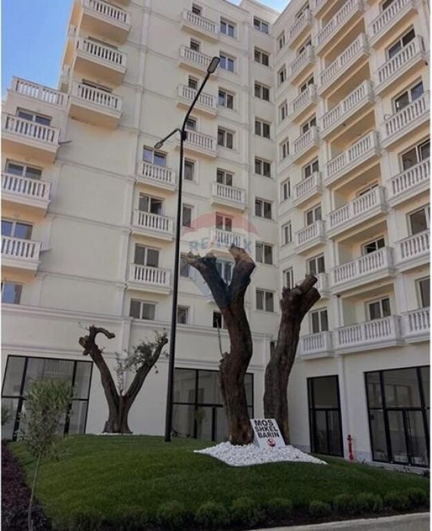 ofrojme apartament per shitje ne kamez