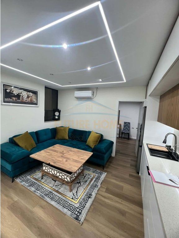 Affitto, Appartamento 2+1 + Veranda, Ex Campo di Aviazione, Tirana