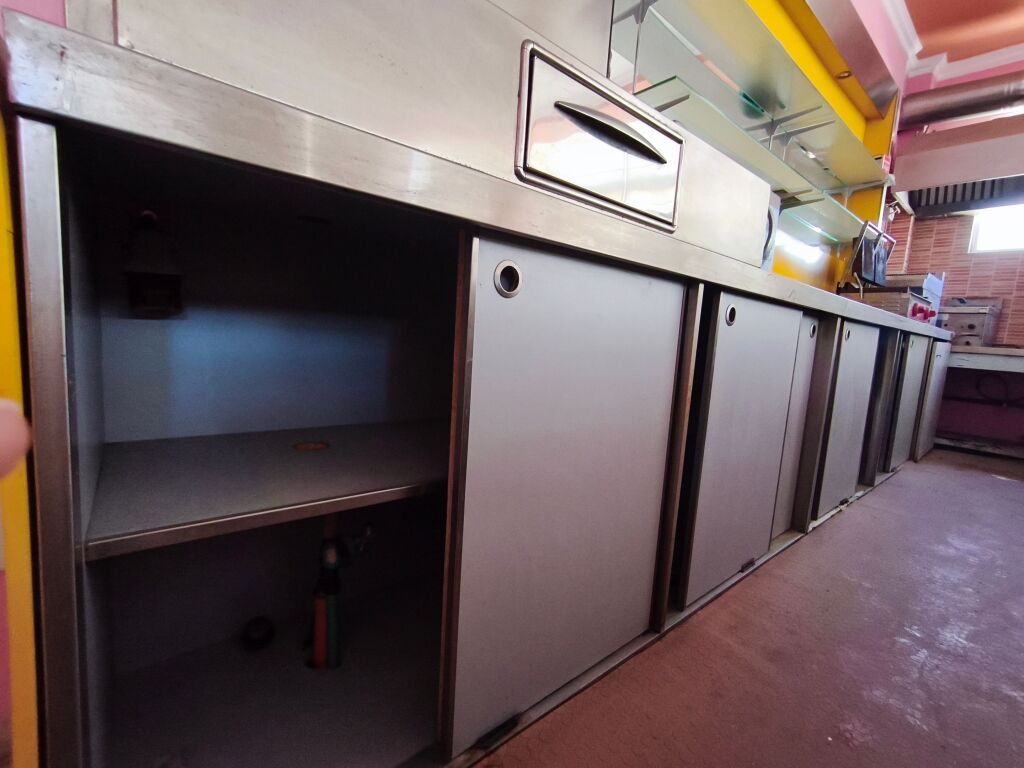 Locale commerciale in affitto in Albania — Durazzo (zona Golem), 65 m², vicino al mare