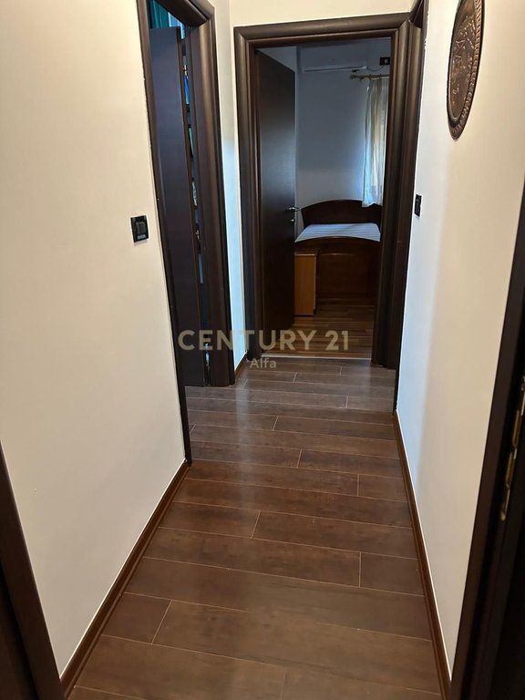 JEPET PER QIRA, APARTAMENT 2+1+2, RRUGA E ELBASANIT