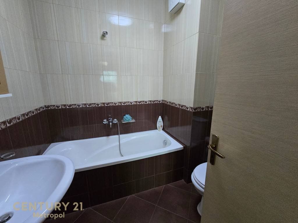 We rent out a 2+1+2+garage apartment on Jordan Misja street!