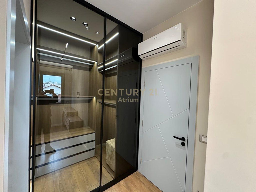 SHITET APARTAMENT 2 + 1 + 2 TEK OXHAKU KOMPLEKSI TOWER BRIGDE !