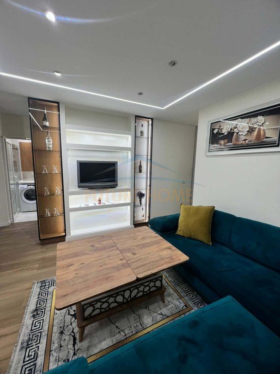 Affitto, Appartamento 2+1 + Veranda, Ex Campo di Aviazione, Tirana