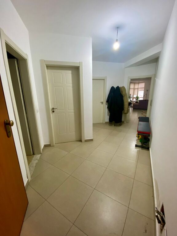 SHITET APARTAMENT 2+1+2 – YZBERISHT (3 DËSHMORËT)