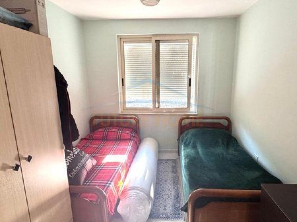 Shitet, Apartament 2+1, Bllok, Tiranë