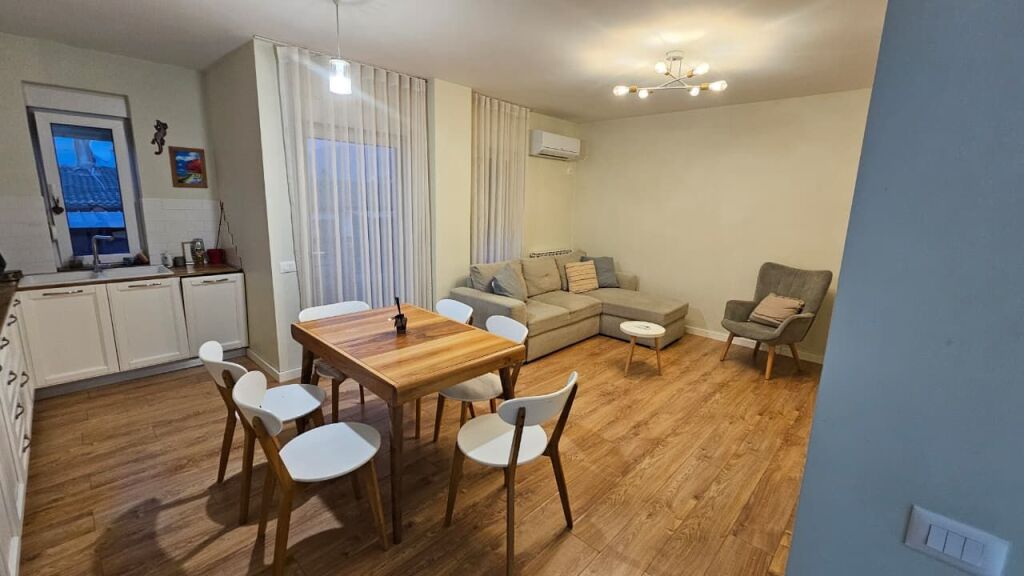 APARTAMENT  2+1  PER QERA  TE KOMPLEKSI KOLOMBO
