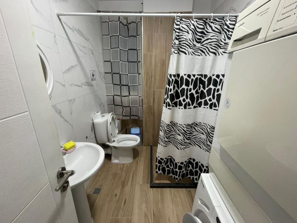 Apartament 3+1 me Qira tek Kopshti Botanik