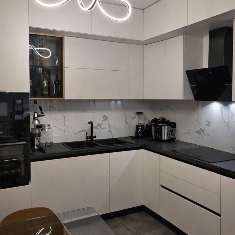 🏡✨ Shitet Apartament 2+1 – Komuna e Parisit, Tiranë ✨🏡