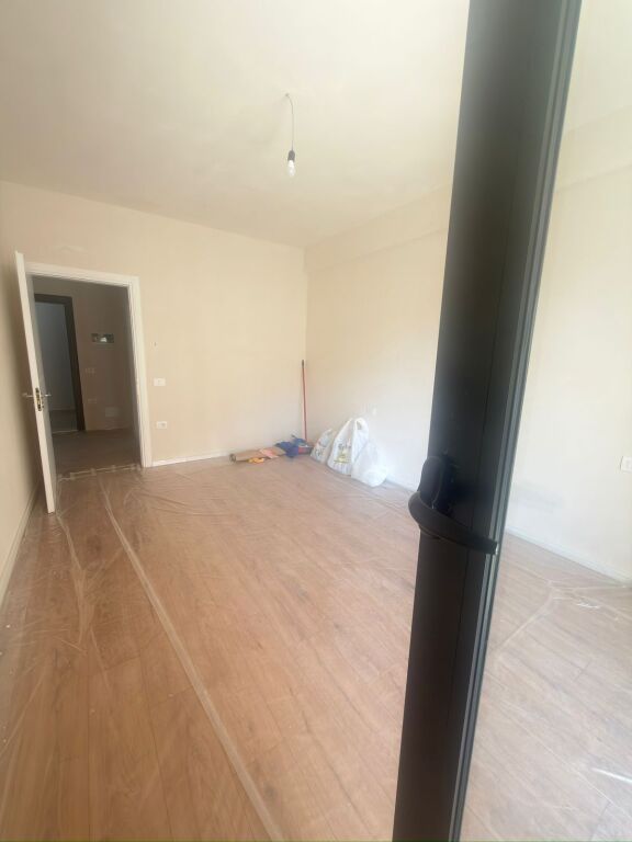 For rent 1+1+parking Empty For Office at Urban Gate Astir 450€