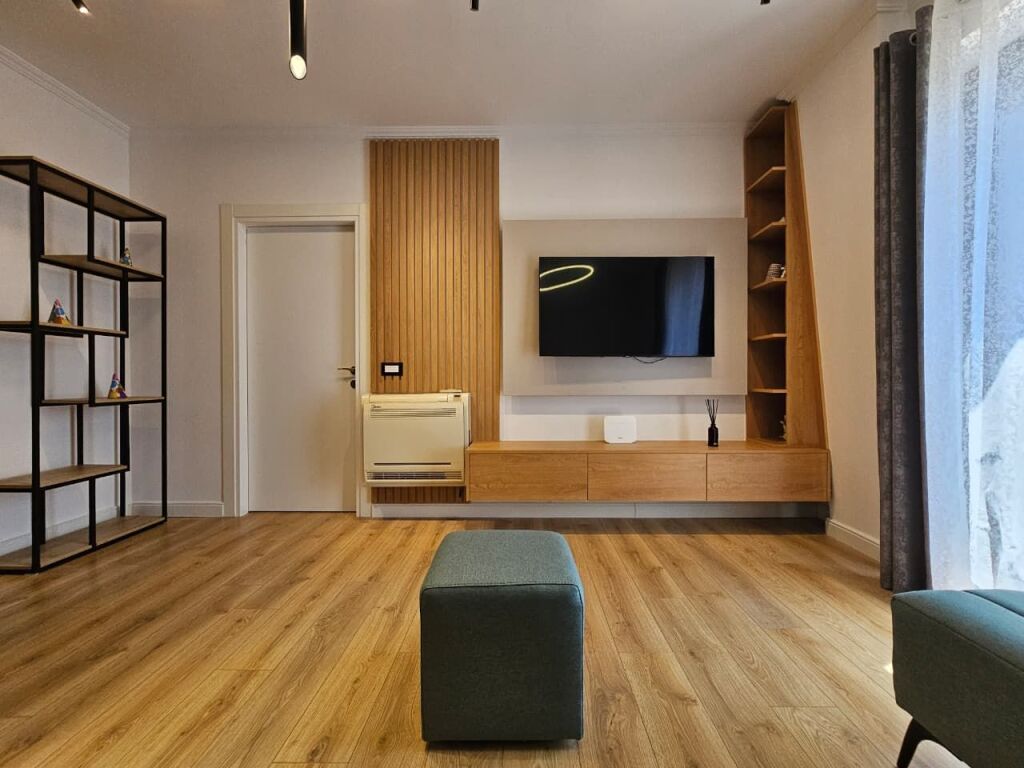 Apartament 1+1 prane Sheshit Skenderbej!