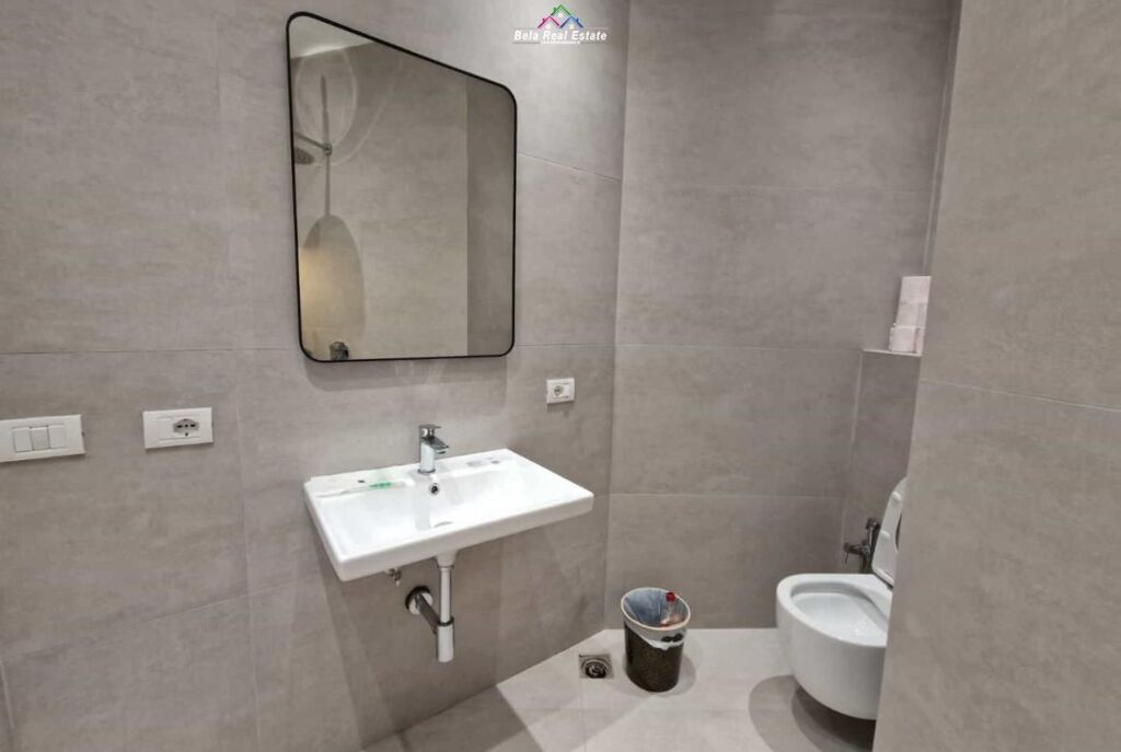 Zyre Me Qera 3+1+2 Tek Pazari i Ri ( ID BZ2929) Tirane