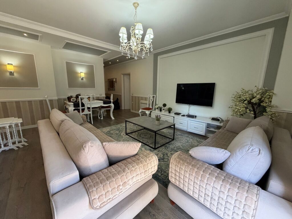 Apartment 2+1+2 + wardrobe for rent, on the 3rd floor, in the FZ Complex near the Dry Lake.  The apartment is furnished in a contemporary style and offers comfortable living conditions.  💰 Price: 1000€/month 🚗 Parking available for an extra fee  For more information or a visit, contact privately.