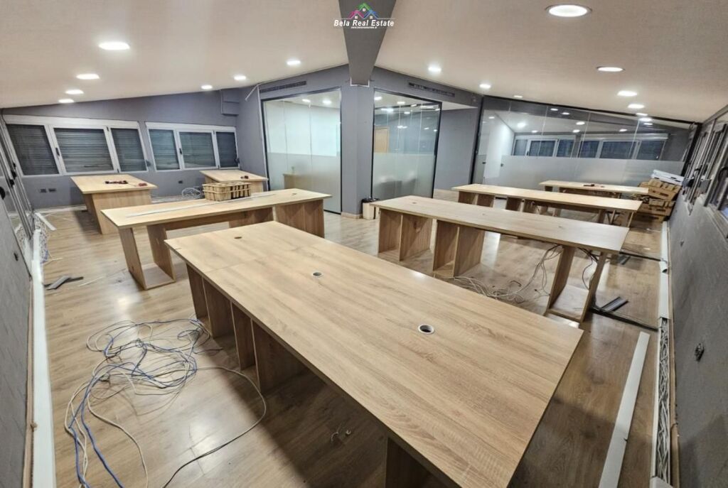 Ufficio In Affitto Presso L'ex Mercato Elettrico (ID BZ2779) Tirana