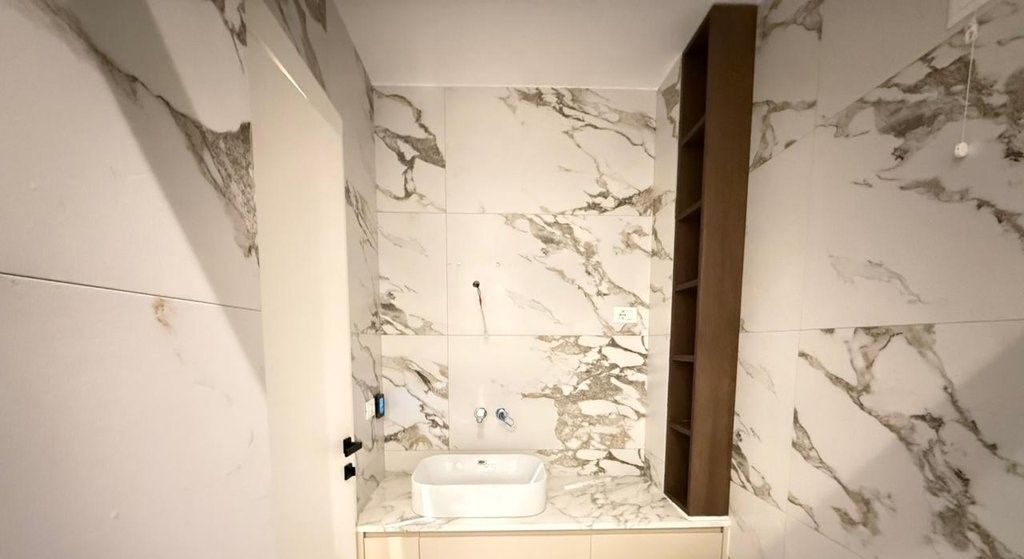 JAPIM ME QIRA APARTAMENT LUKSOZ+POST PARKIMI TEK REZIDENCA LAKE VIEW!