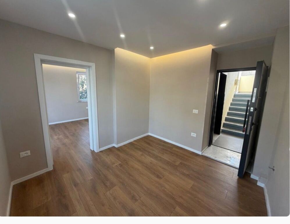 🏠Business premises for rent,📍 Mine Peza Street, 430€💶