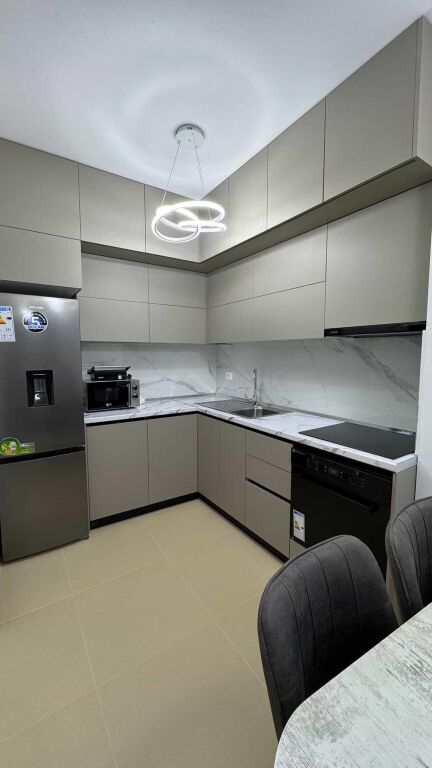 🏢Ish parku Autobuzave,Kompleksi Star ,jepet me qera apartament 2+1+2,i mobiluar.70,000Leke