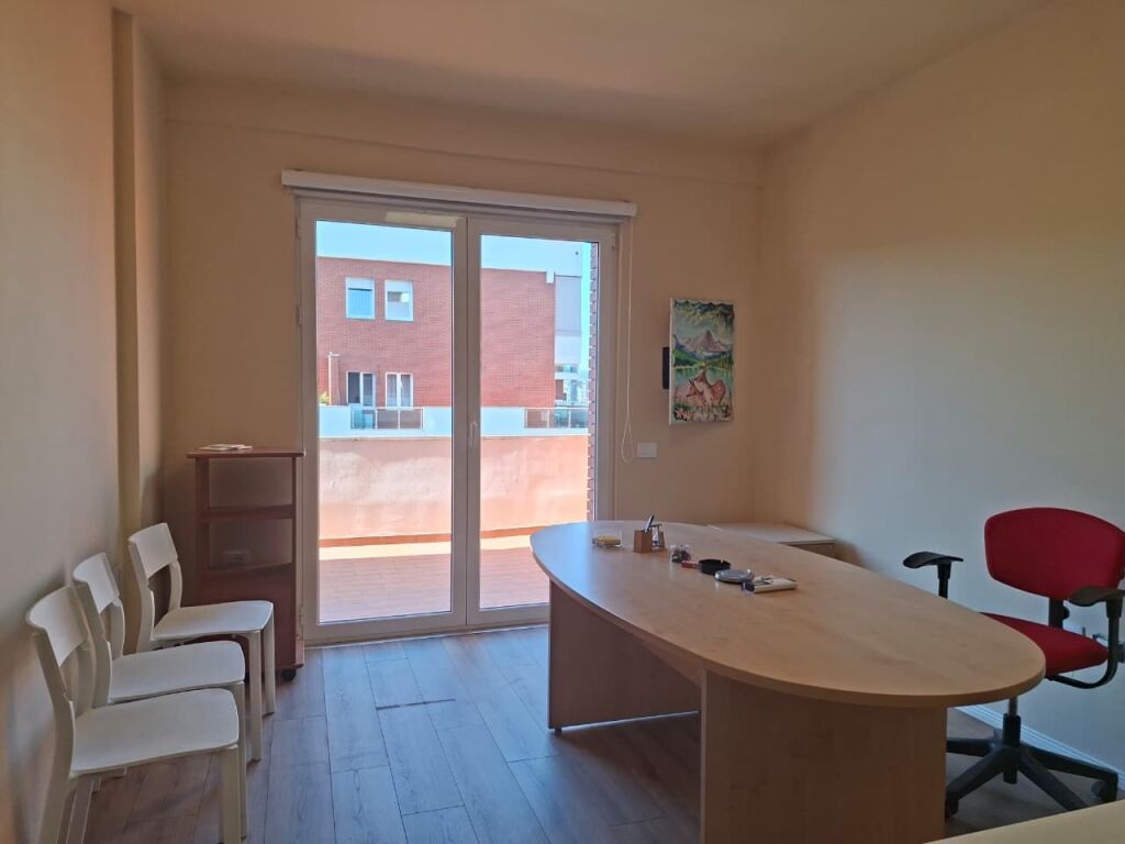 🏠 Ufficio in Affitto 69m² &amp; 1 Posto Auto (📍Astir / Green City)🔥 Super opportunità || Pronto per la tua attività ✨️ 50,000 Lekë / Mese 💶