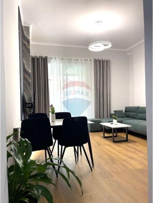 Apartament - Për Shitje - Rruga Sotir Caci, Tiranë