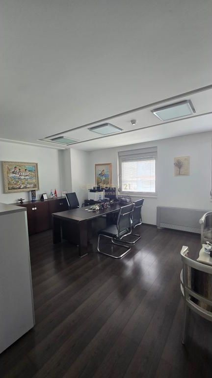 Locale per ufficio in affitto a Bllok