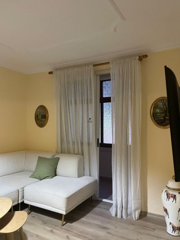 UFFICIO IN AFFITTO 96M2 PIAZZA WILLSON 100.000 LEKE FH-71281