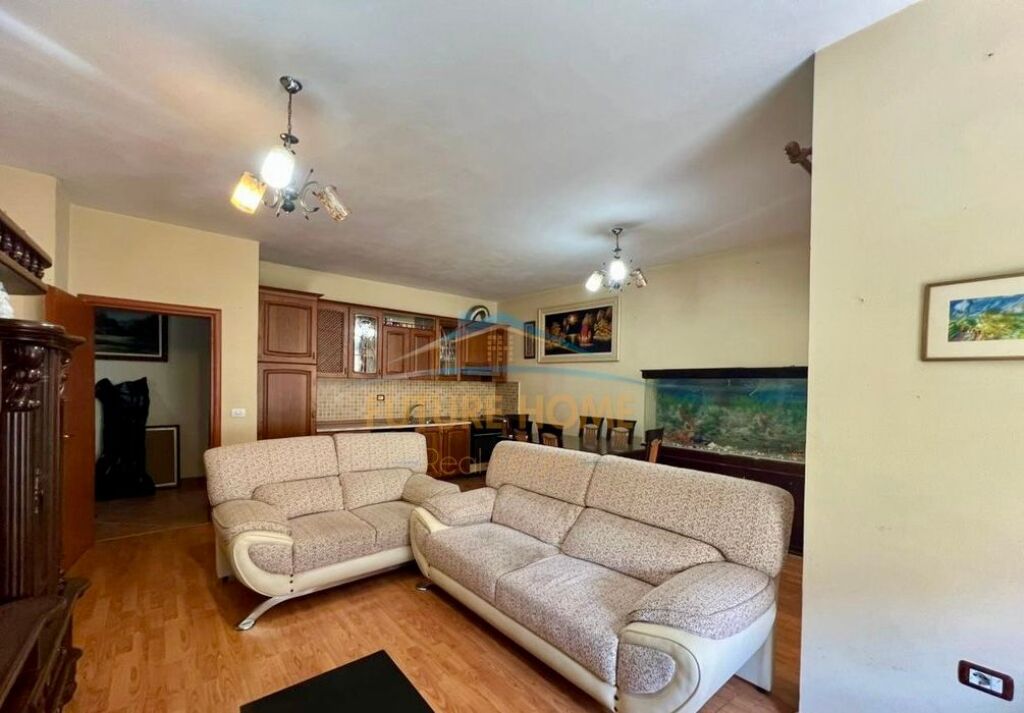 Qera, Apartament 2+1, Yzberisht, Tiranë 500 €