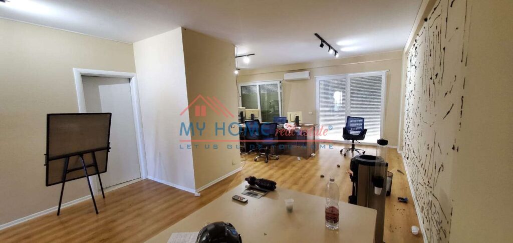Office for rent near the Paris Commune in Tirana