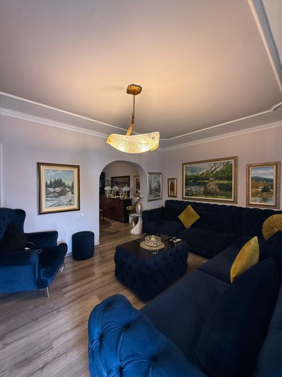 Apartament 2+1 per shitje te Rruga e Kavajes