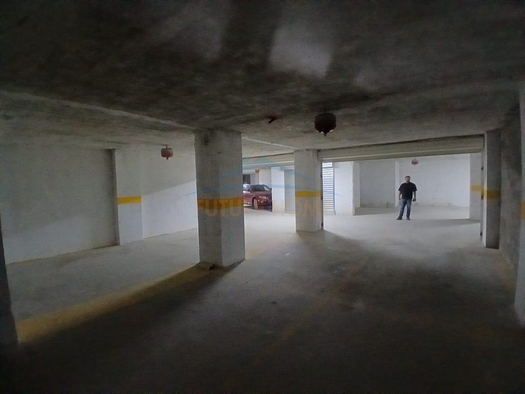 Shiten , Garazhde , Rruga e Kavajes , Tirane