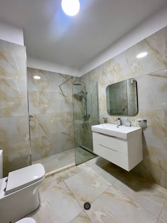 Apartament 1+1 per qira tek Petro Nini