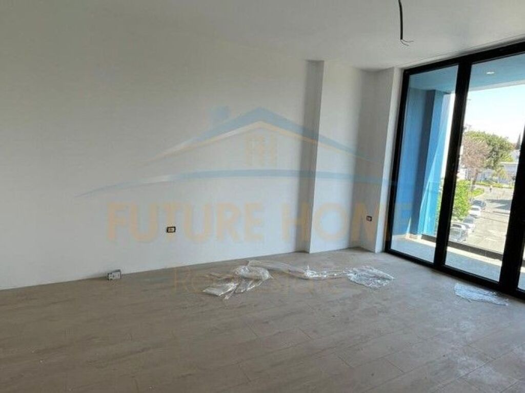 Shitet, Apartament 1+1, ''Golden Gate Residence'', Ali Demi.