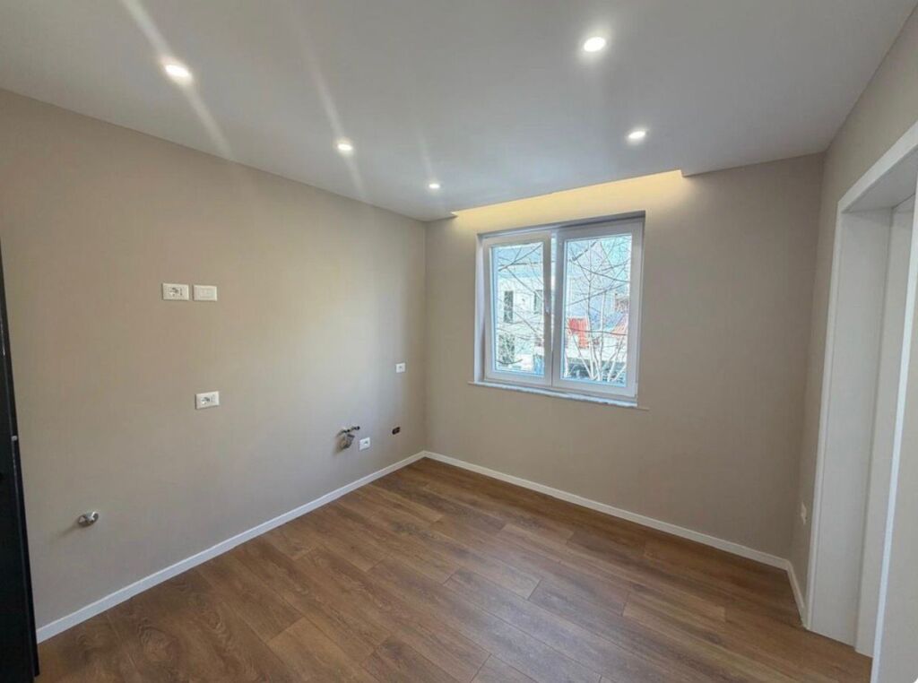 🏢 Business premises for rent on 📍 Mine Peza Street, Tirana💶 Price: 430€/month