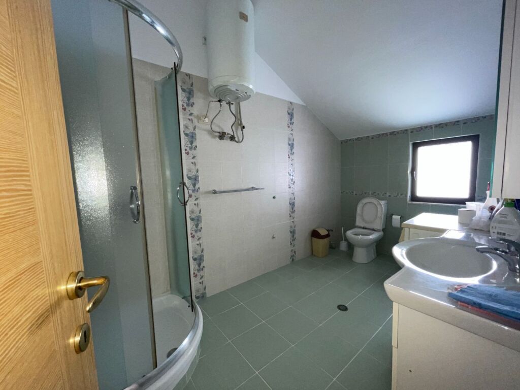 Apartament 3+1+Parkim në Vilë Private Komuna e Parisit