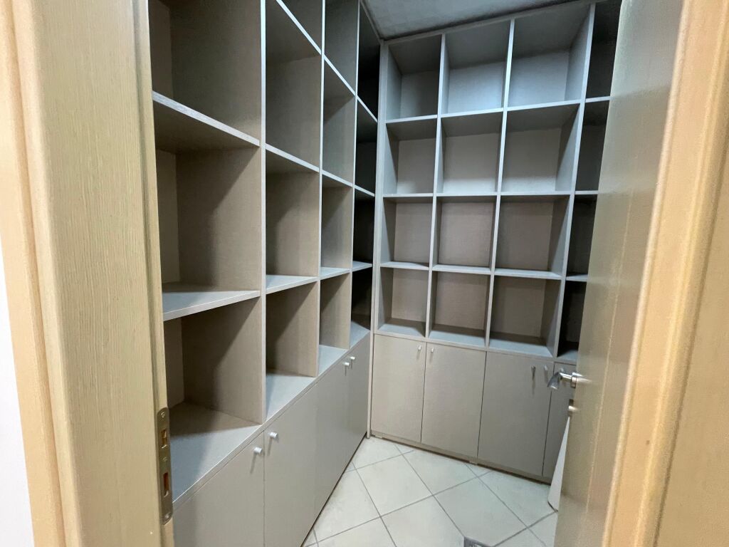 Office Space for Rent at Hilton Garden Inn, Delijorgj