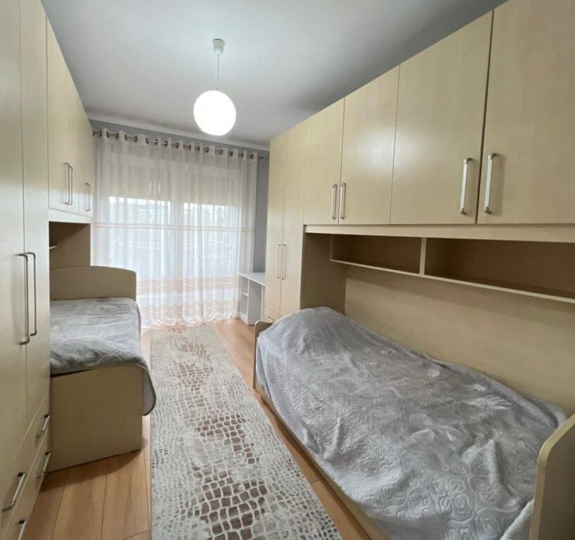 🌿APARTAMENT 2+1+2 me dy ballkone + PARKIM ME QIRA – KOPSHTI BOTANIK! 🌿